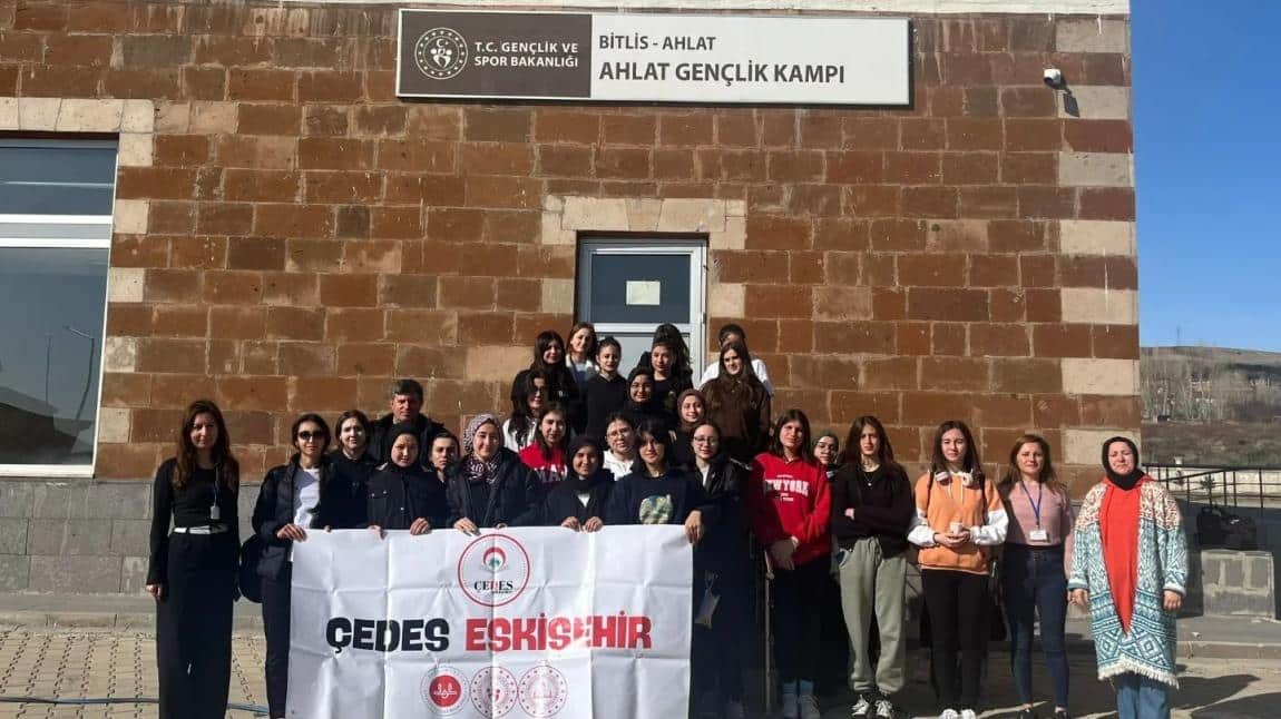 Çedes Protokolü Paydaşlarından  Gençlik ve Spor Bakanlığı , İlimizdeki Liselerde Öğrenim Gören Kız  Öğrencilere  Bitlis Ahlat Kamp Merkezinde ,Gençlik Kampı Düzenlenmistir. 