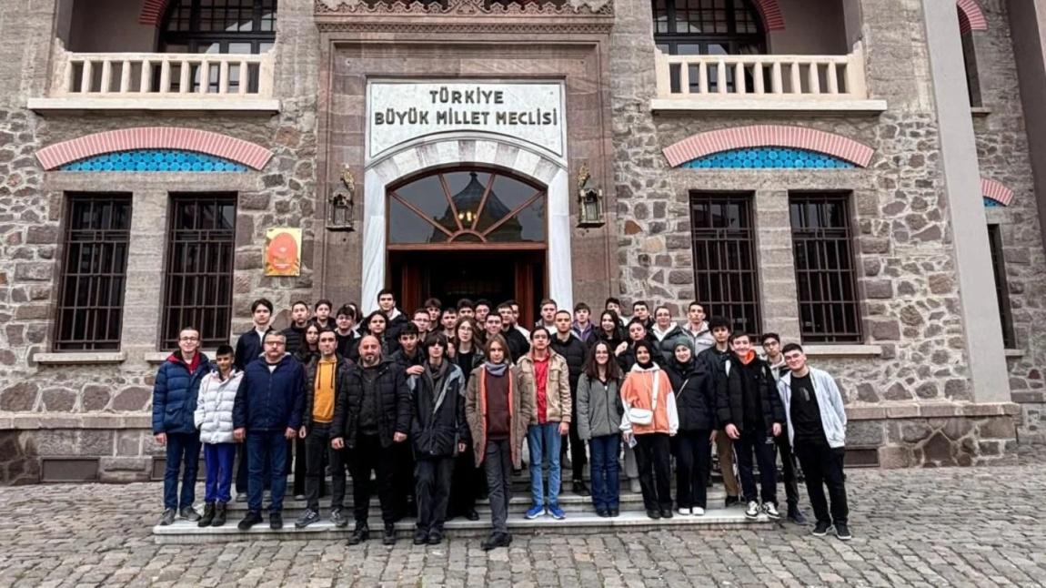 Okulumuz Ankara Gezisinde ODTÜ Havacılık ve Uzay Bilimleri Fakültesi ile Bilgisayar Mühendisliği Fakültesi'ni Ziyaret Etti.